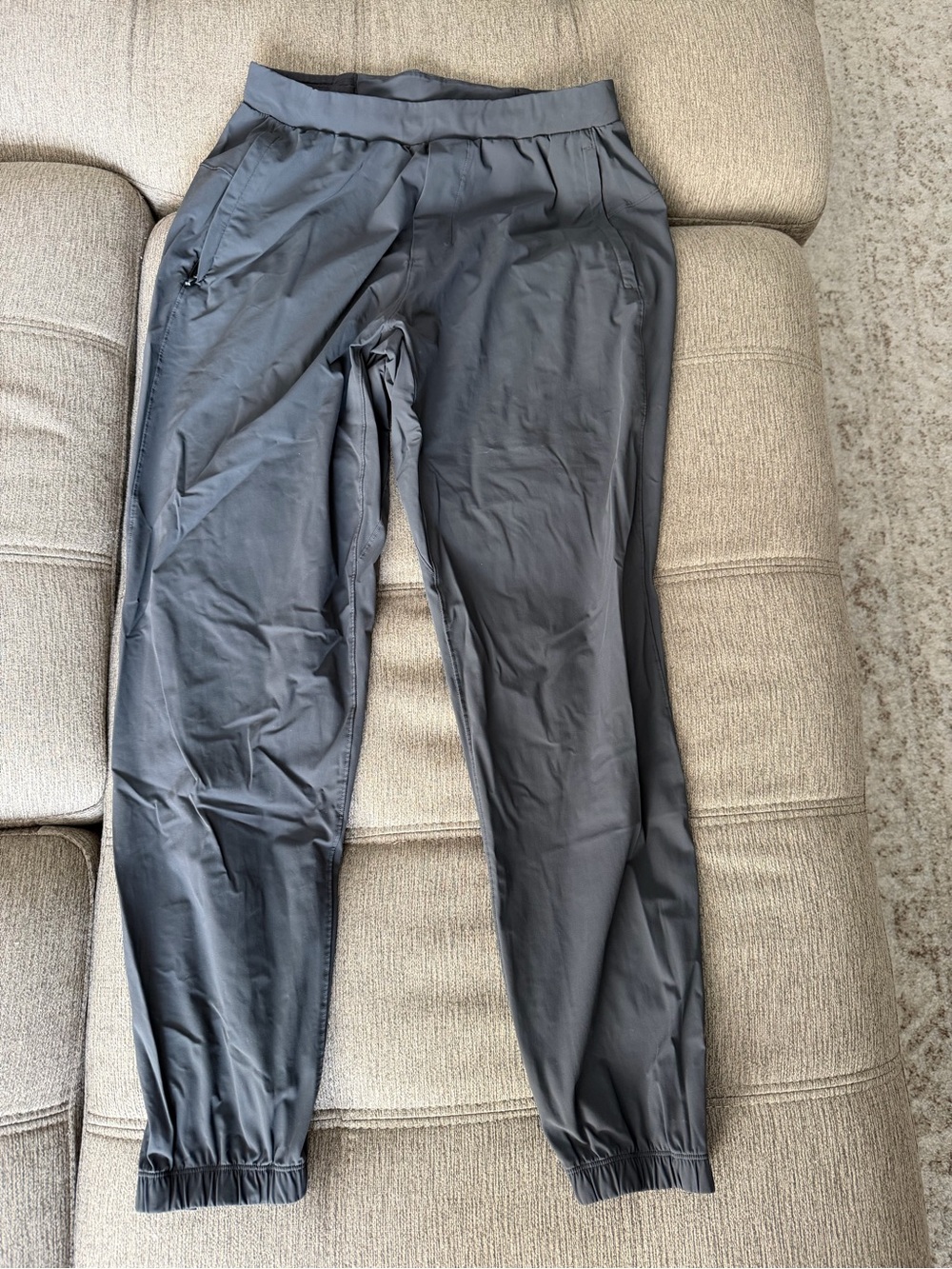 lululemon athletica Men's Dark Gray Jogger Pants (Sojourn jogger)